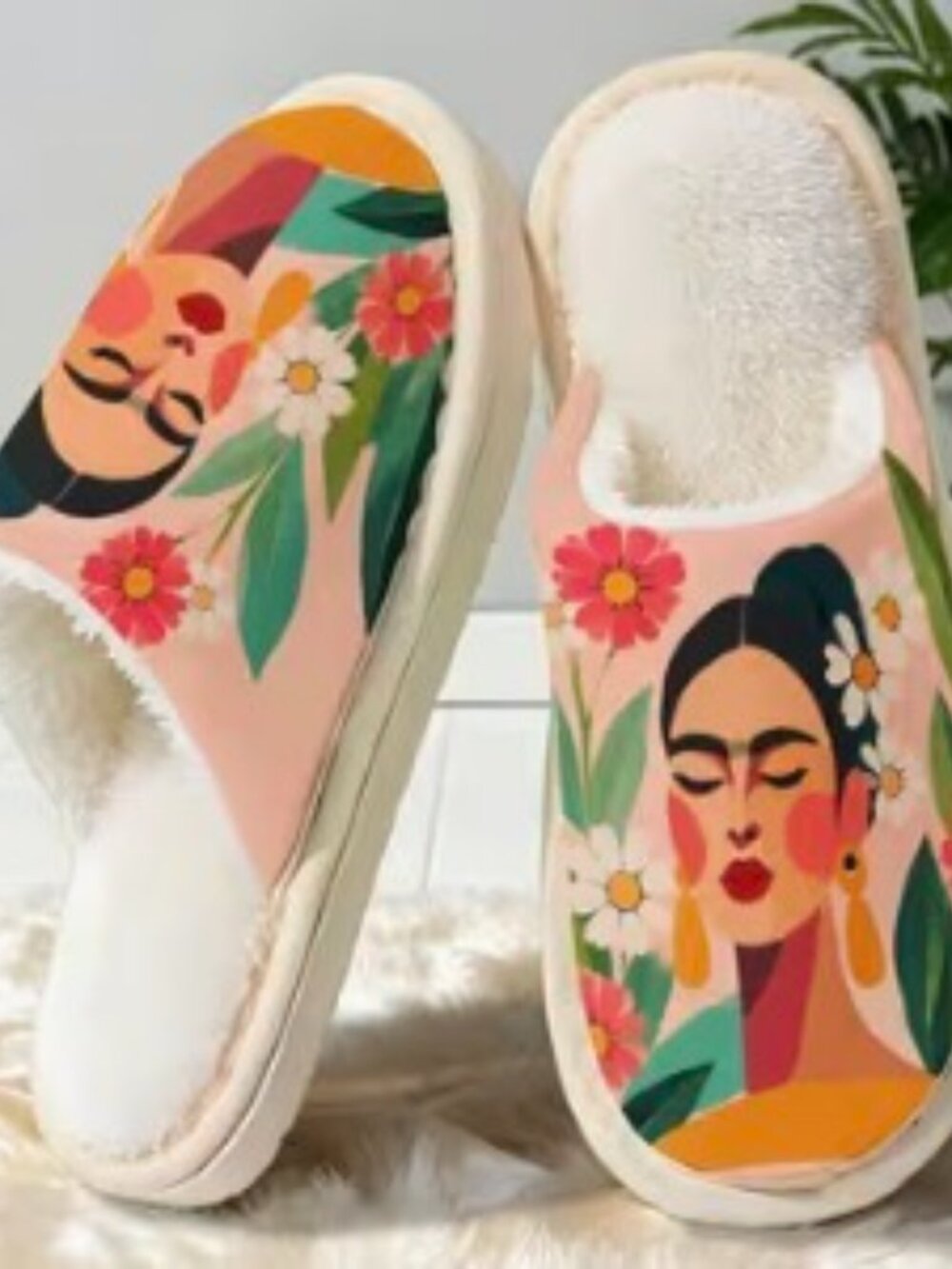 BOUTIQUE HIPPEE HARVEST FRIDA KHALO PLUSH SLIPPERS